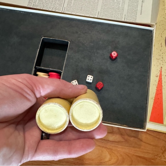 Vintage 70’s Backgammon Set Selchow Righter Complete 1975 Printed in the USA - Picture 10 of 14